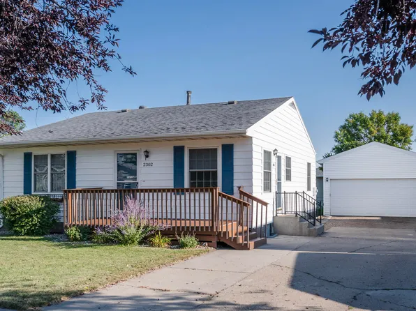 2302 Hoover Ave, Bismarck, ND 58501