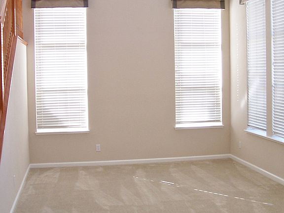 3rd image of 611 Stoneygate Ct