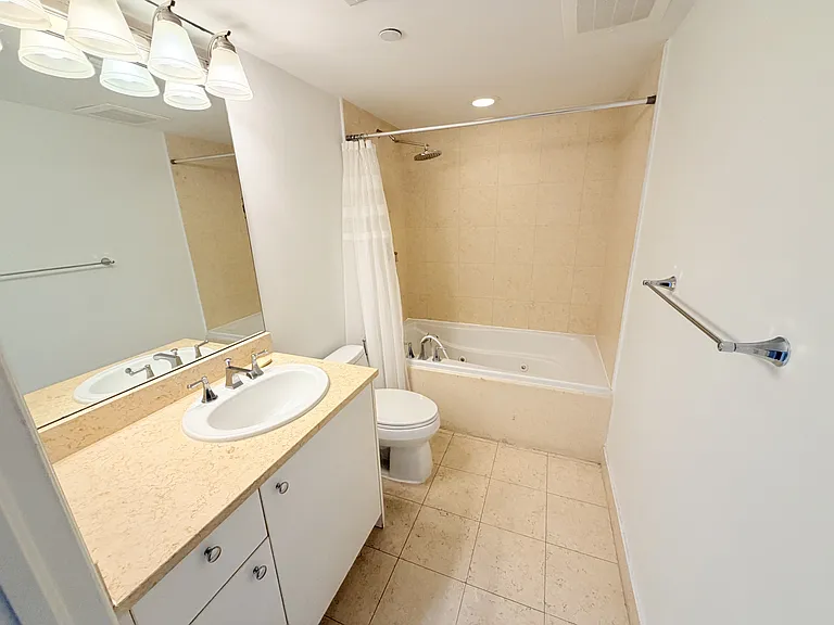 19900 E Country Club Dr #210 — Photo 12