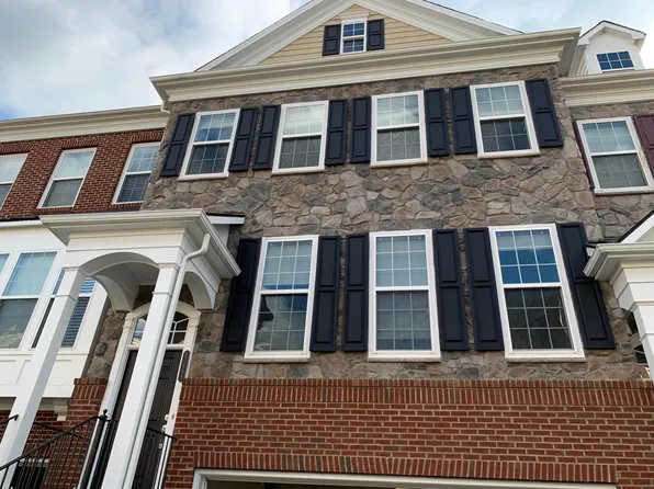 20661 Erskine Ter, Ashburn, VA 20147