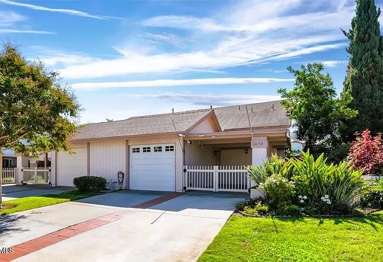 170 Spanish Moss Pl — Photo 1