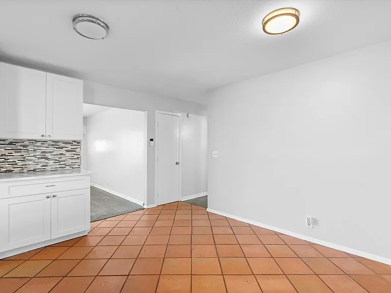 4900 Eastdale Dr — Photo 8