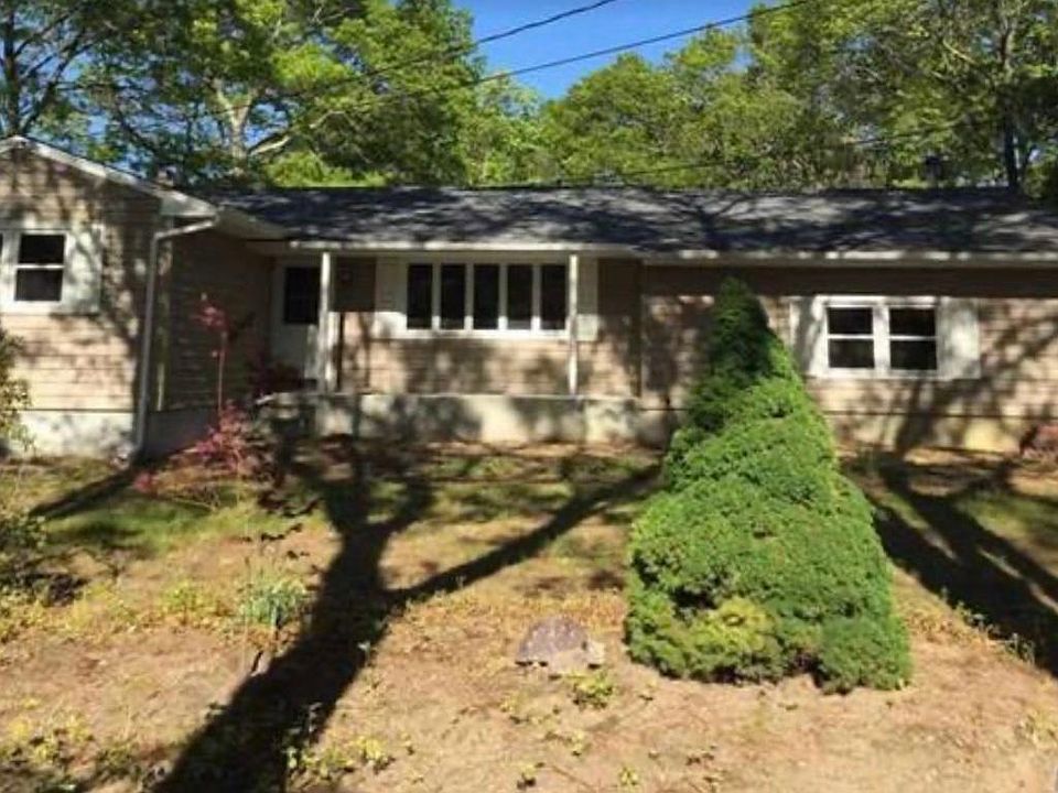 1st image of 19 Winston Dr