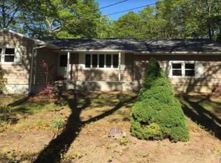 19 Winston Dr, Smithtown, NY 11787
