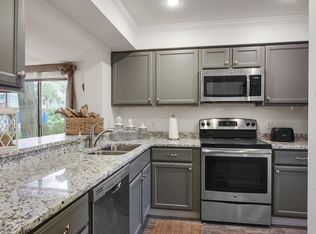 15 Deallyon Ave APT 94, Hilton Head Island, SC 29928