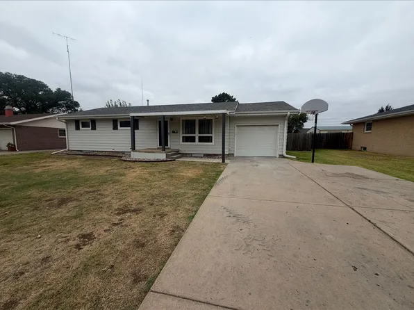 2713 Hillcrest Dr, Hays, KS 67601