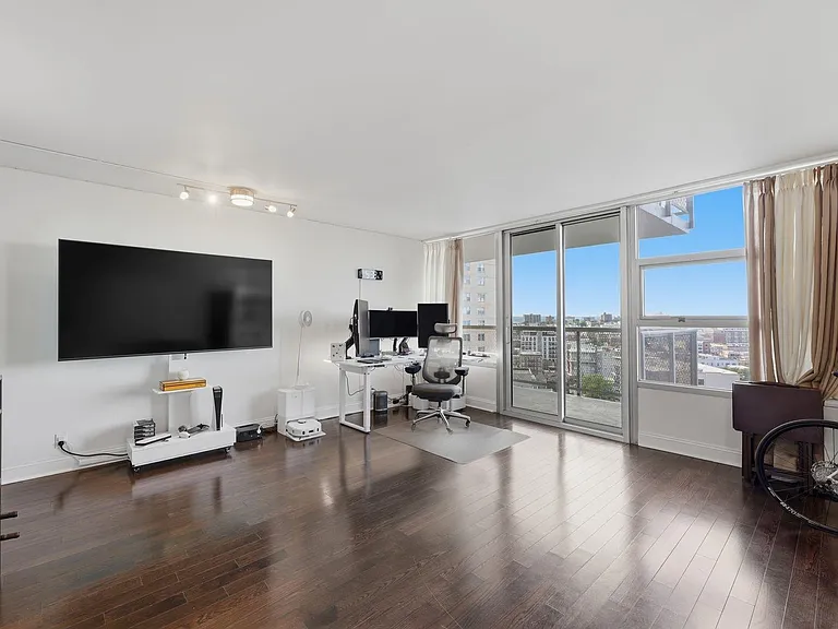 6050 Boulevard East #16E — Photo 12