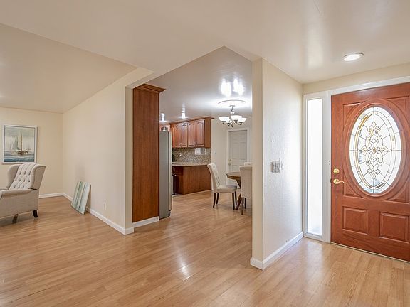 4th image of 1806 W Glenwood Pl