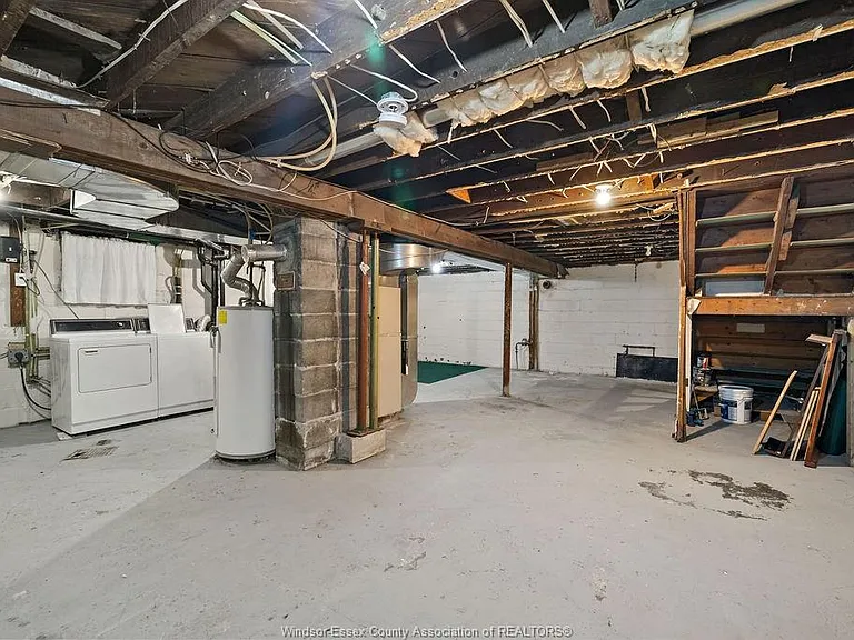 541 Moy Ave — Photo 22