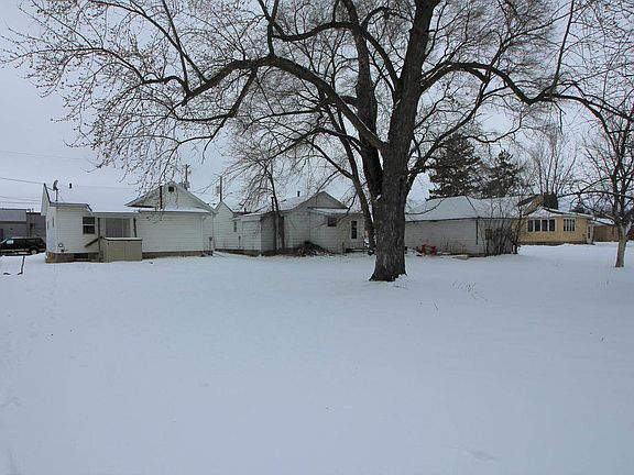 2nd image of 621 Belmont Ave