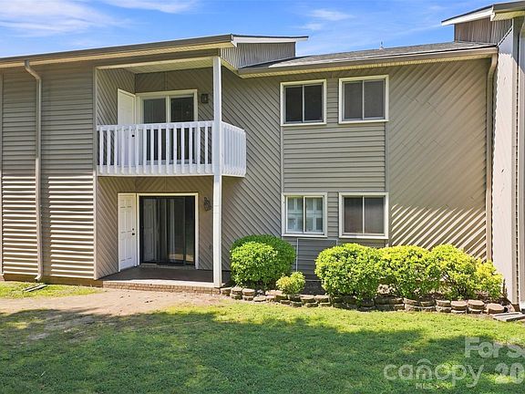 4th image of 140 Lake Concord Rd NE APT D8