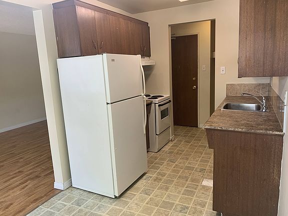 4th image of 9766 82nd Ave NW