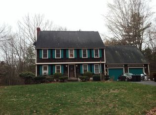 29 Elizabeth St, Amesbury, MA 01913
