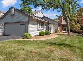 14964 Manor Lake Dr, Chesterfield, MO 63017