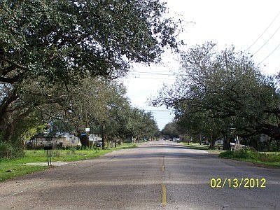 3rd image of 2444 Behrman Ave