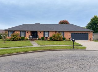 702 Boxwood Dr, Paint Lick, KY 40403