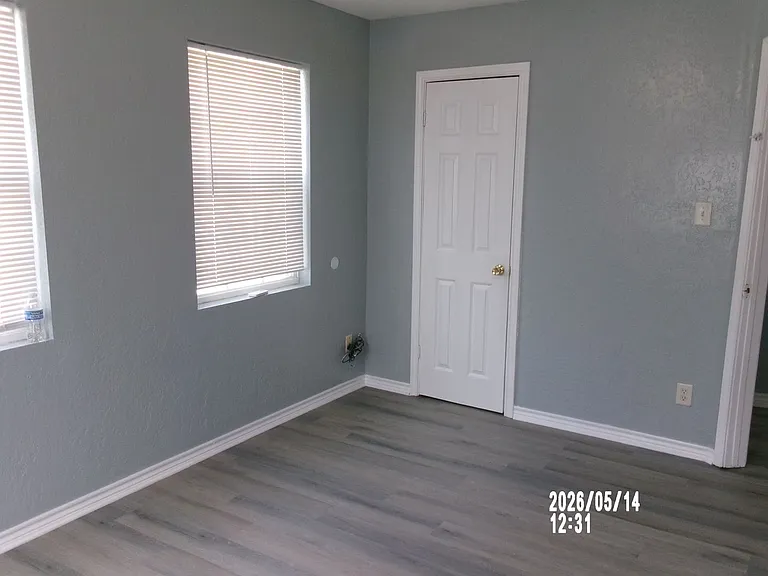 220 SW 24th St — Photo 17