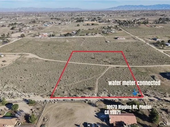 111 Riggins Rd, Phelan, CA 92371