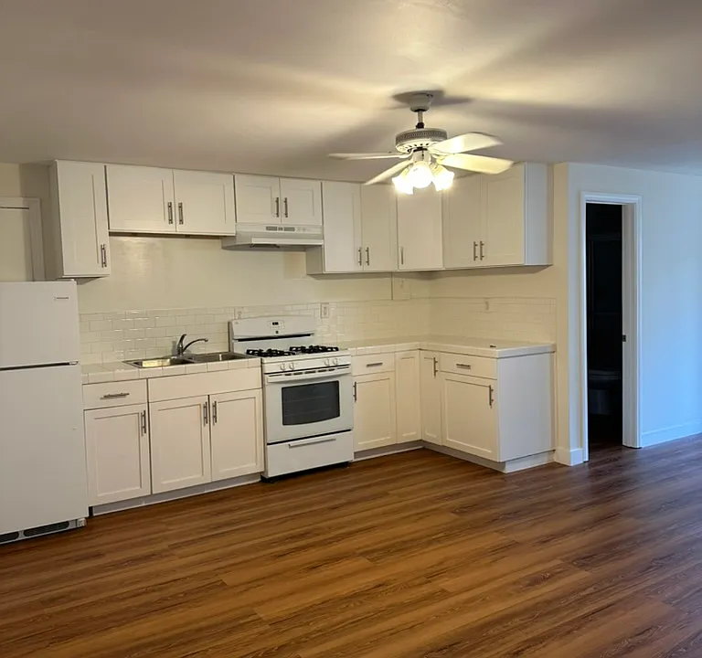 1239 Stanford St #106B