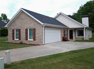 110 Woodstream Ct, Fayetteville, GA 30214