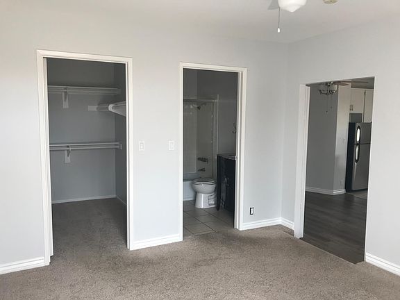 5th image of 2107 N Beachwood Dr #205