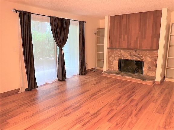 2nd image of 4727 W Lake Sammamish Pkwy SE #B106u