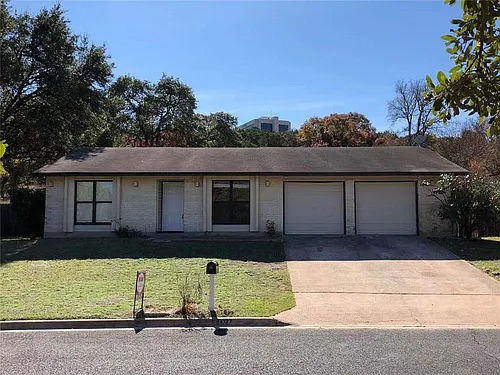 7107 S Brook Dr Photo 1