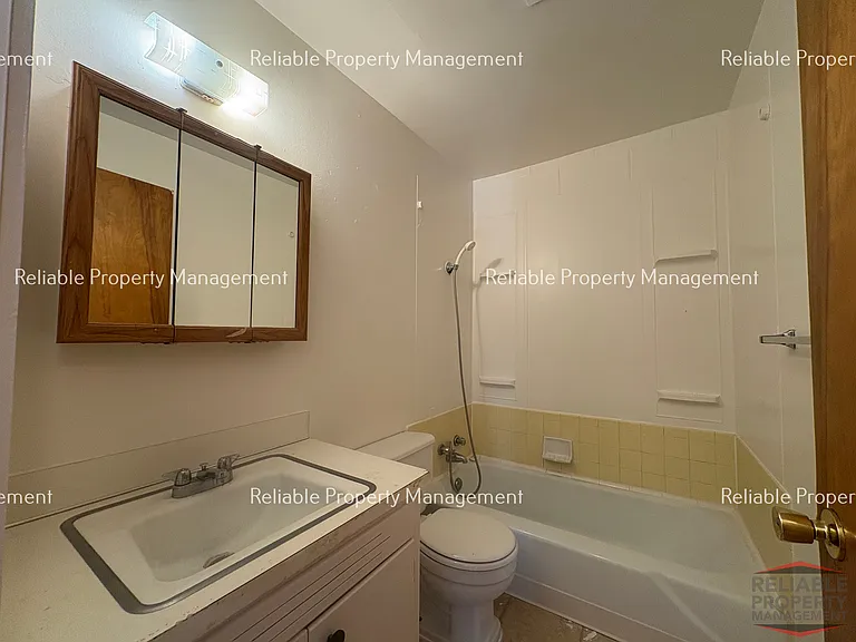 1052 Garfield St #1052 — Photo 8