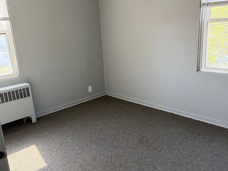404 E 16th St #9 — Photo 7