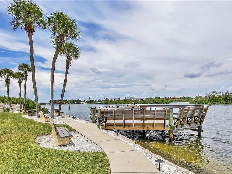 1250 N Portofino Dr #303 — Photo 40
