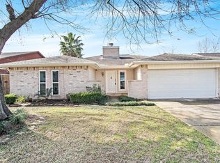 16822 Dutch Ridge Dr, Sugar Land, TX 77498