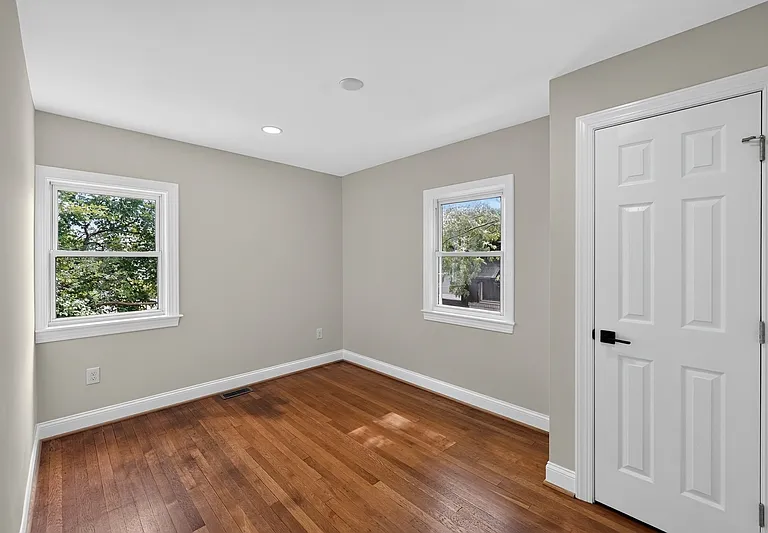 1712 U St SE #1 — Photo 8