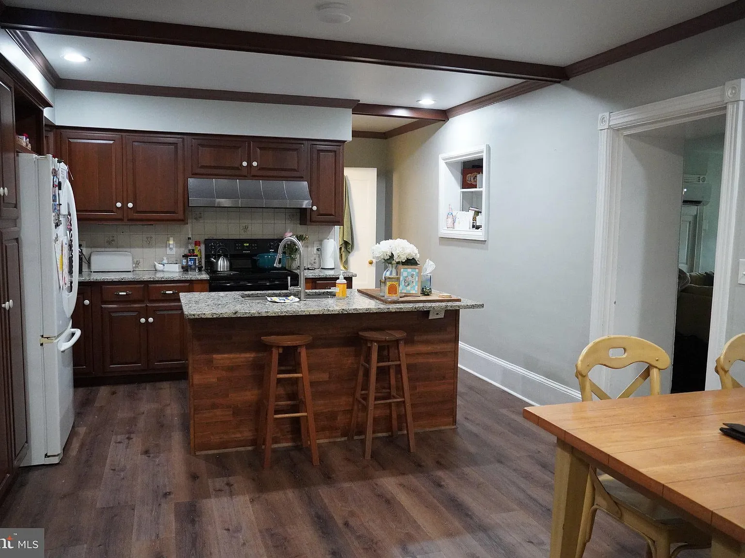 2 bed, 1.5 bath, 600 sqft, $1,950 — Photo 3