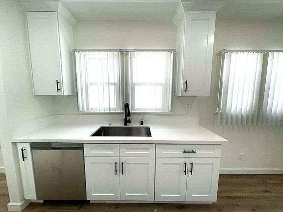5th image of 4021-4023 Duquesne Ave #4021