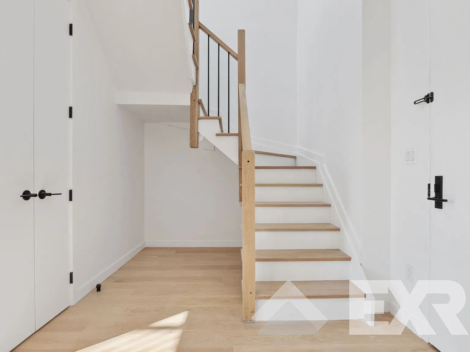 11-14 35th Avenue — Photo 3