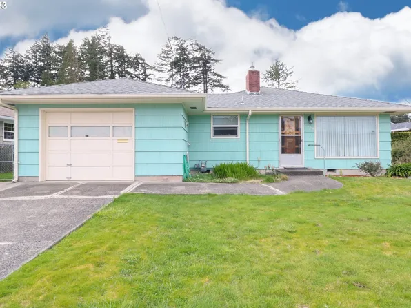 2034 Madrona St, North Bend, OR 97459