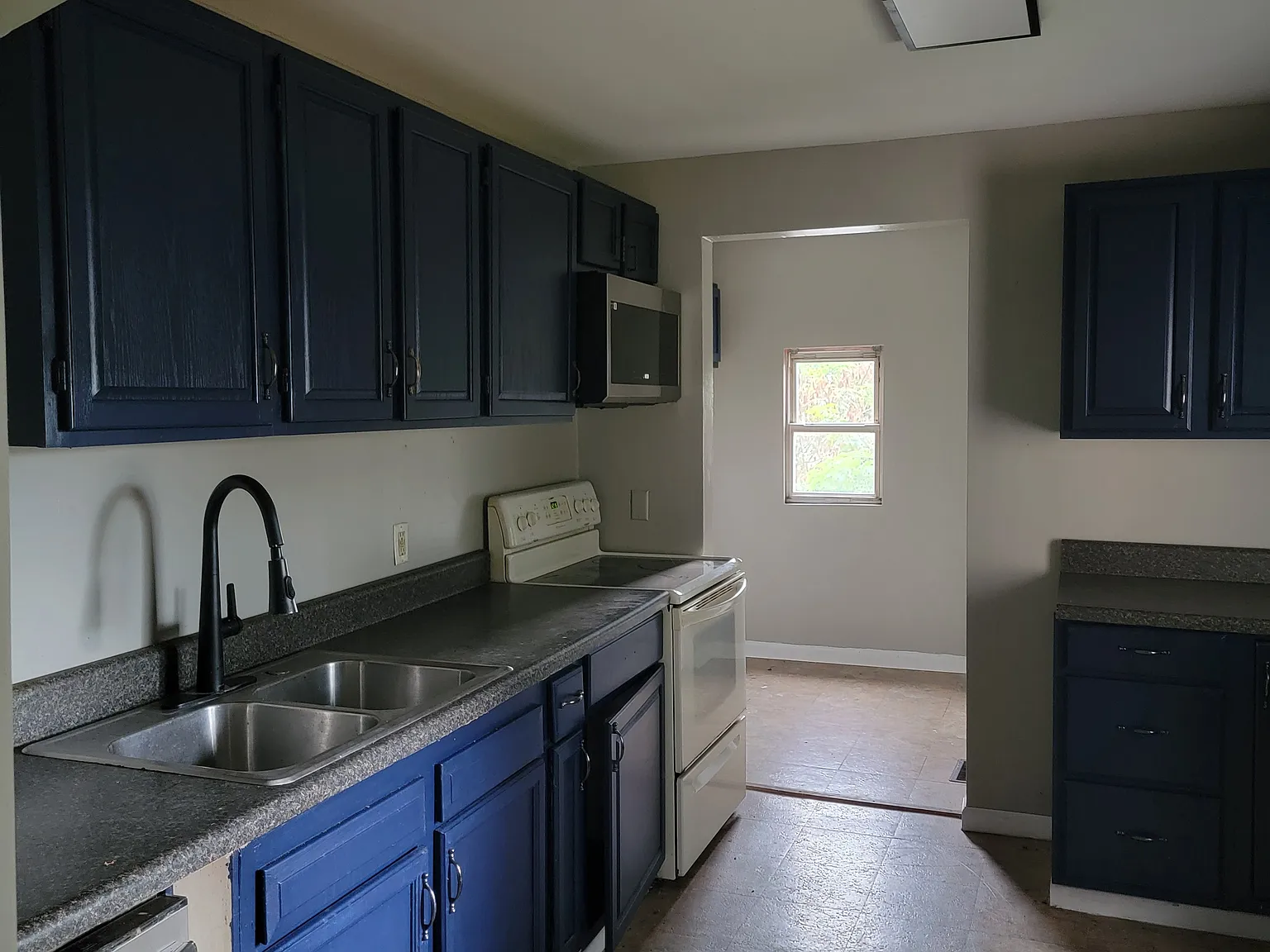 3 bed, 1136 sqft, $1,600 — Photo 4