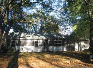 1922 Lincoln Dr, Manhattan, KS 66502