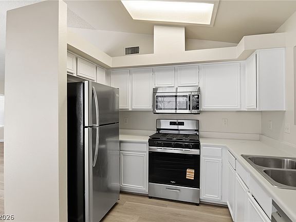 4th image of 6224 Caprino Ave