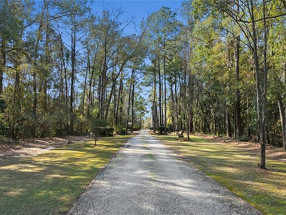 2nd image of 3847 Riviere Du Chien Rd