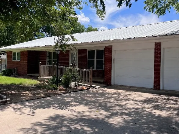 506 Cedar St, Clyde, TX 79510