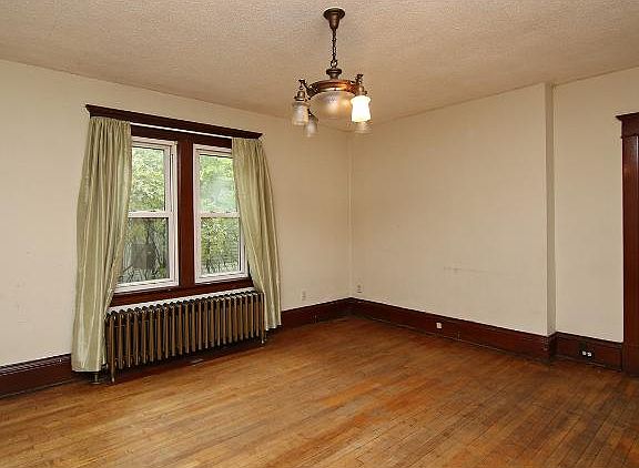 3rd image of 2630 Grand St NE