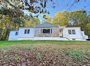 94 Leavenworth Rd, Shelton, CT 06484