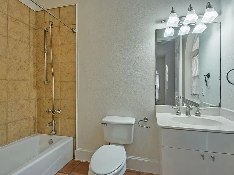5713 Lewis St — Photo 5