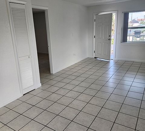 5th image of 3000 S Atlantic Ave APT 3