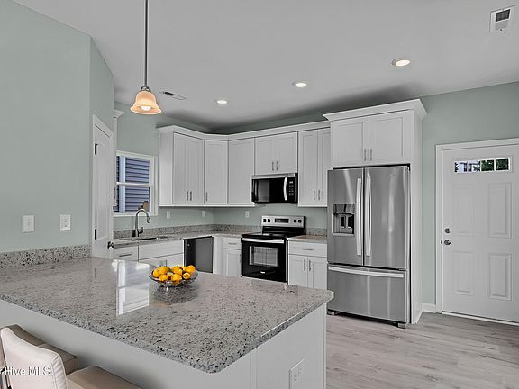 4th image of 421 Elcinoca Drive