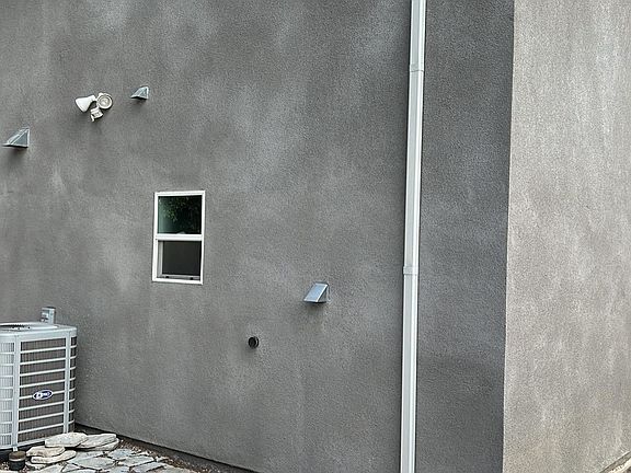 3rd image of 6558 Mammoth Ave