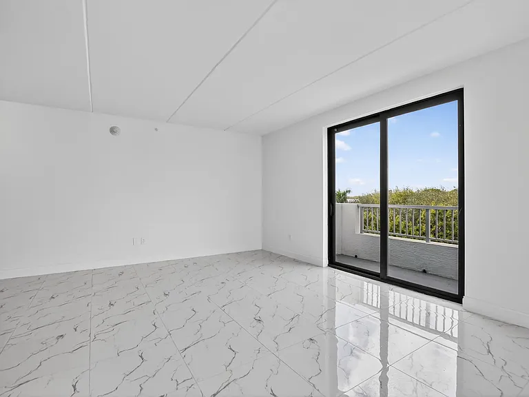 Boca Villas — Photo 16