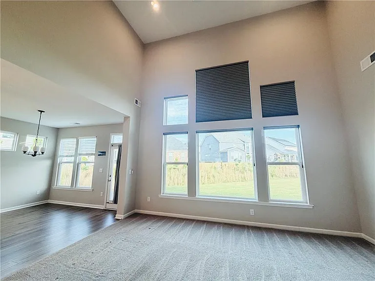 607 Michigan Cir — Photo 9