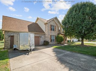 307 Fletcher Dr, Hurricane, WV 25526